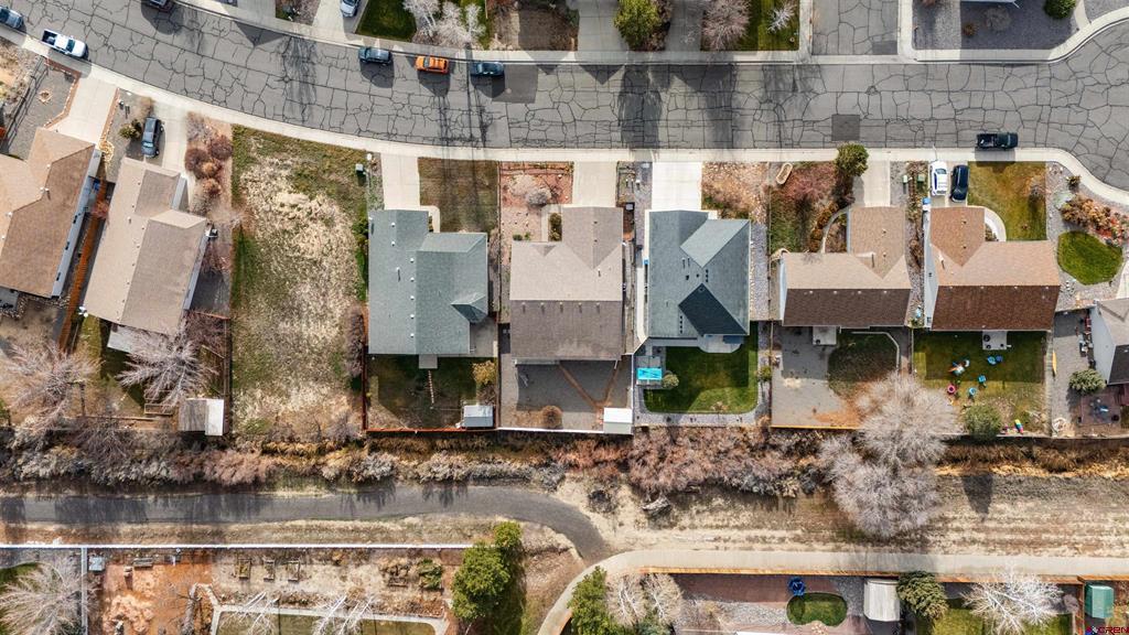 2745 Country Club Way