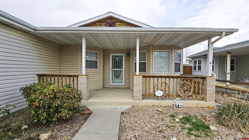 2745 Country Club Way