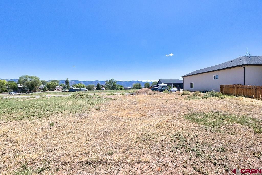 1616 E Downey Avenue
