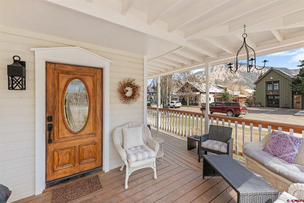 429 Whiterock Avenue