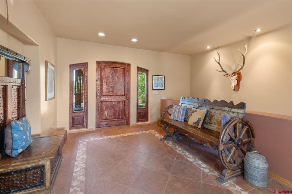 770 S Avalon Dr