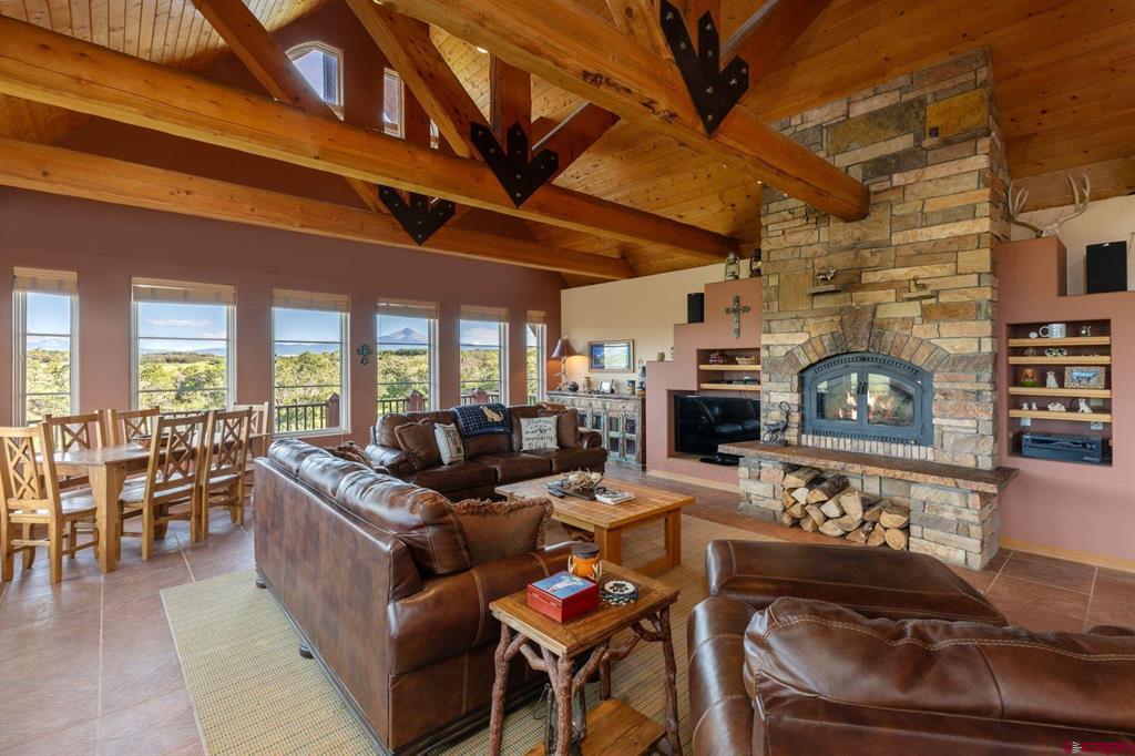 770 S Avalon Dr