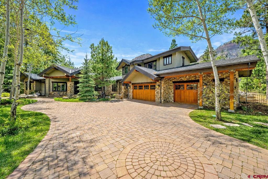 376 Glacier Cliff Drive