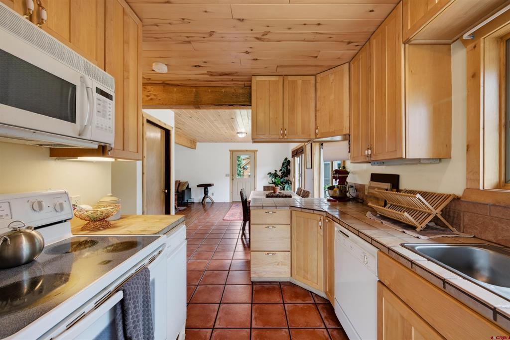 300 Quartz Lane