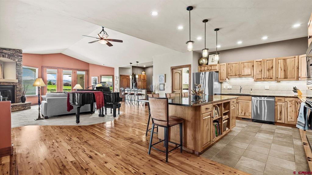 1016 Black Canyon Way