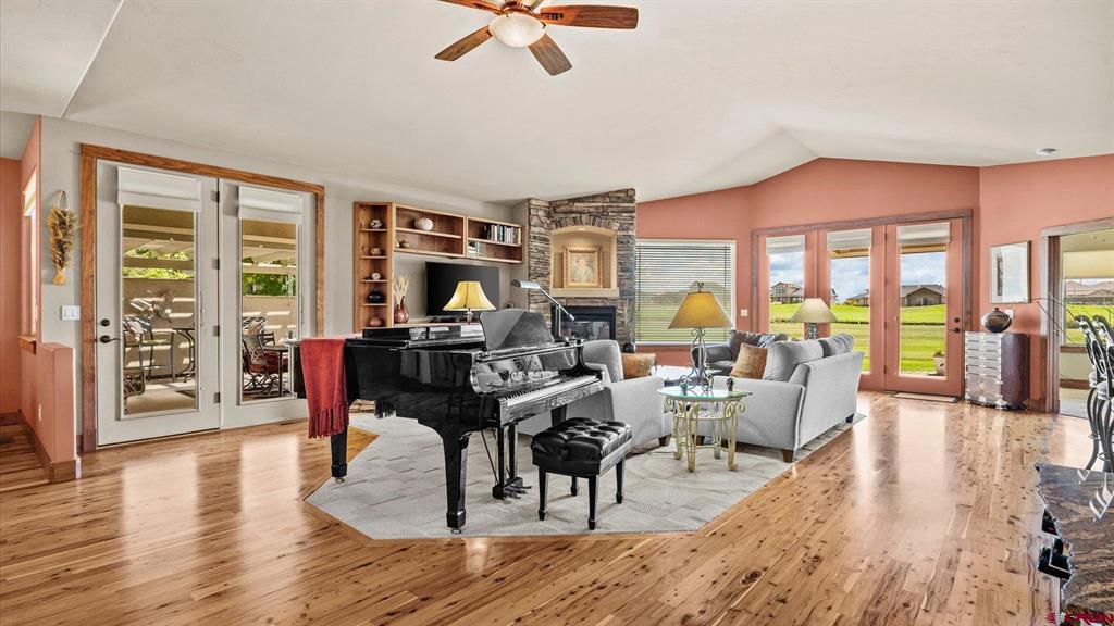 1016 Black Canyon Way