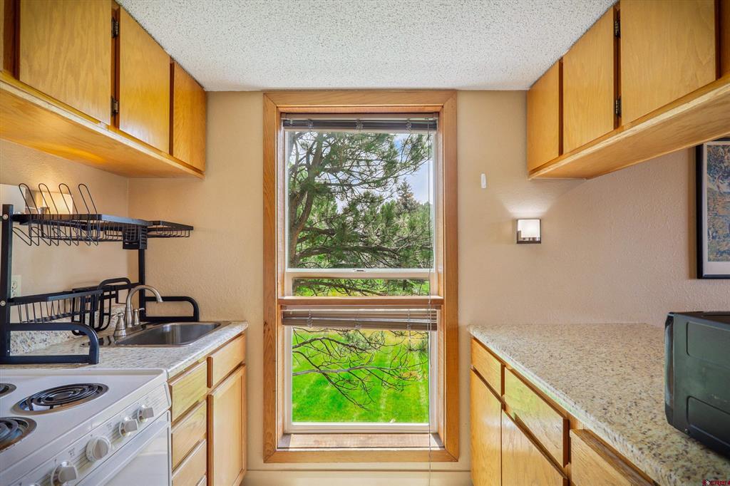 102 Valley View Drive 3172