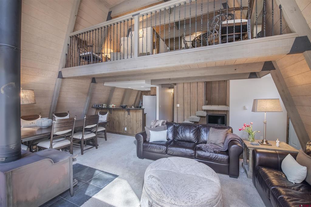 1711 County Road 744