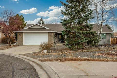 Photo of 916 Heather Lane, Montrose, CO 81401 (MLS # 831609)