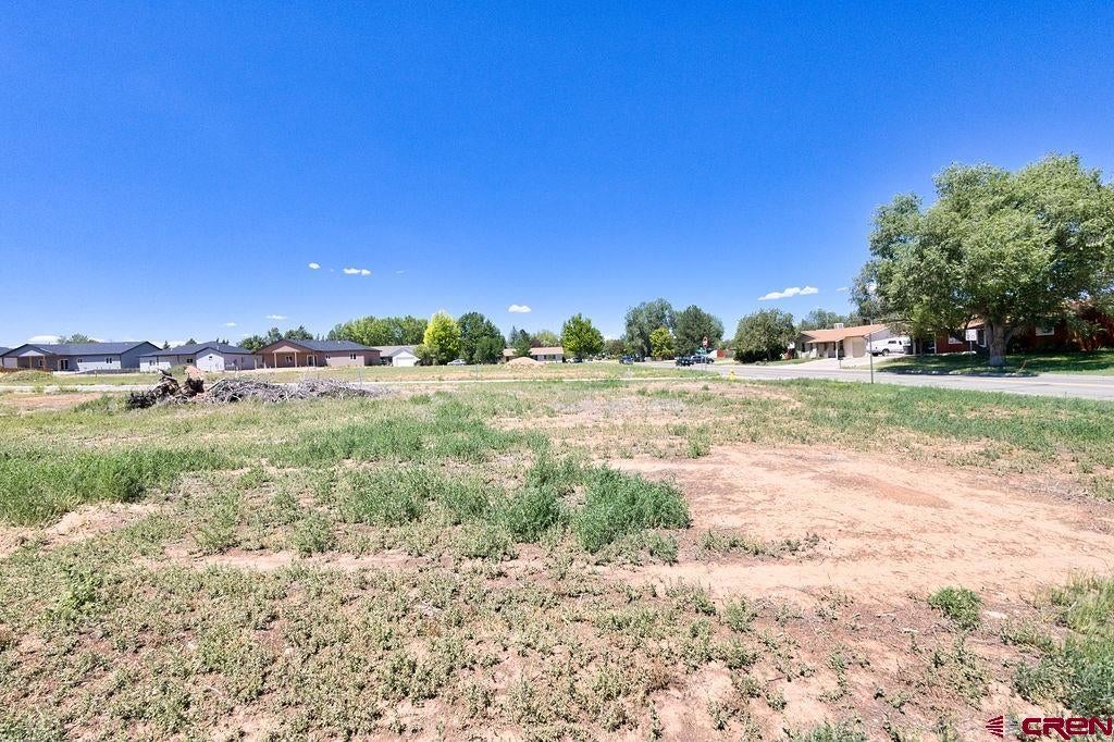 1621 E Downey Avenue