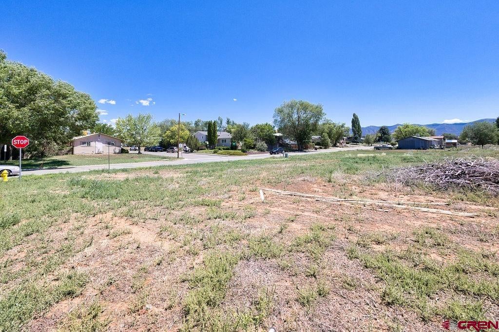 1621 E Downey Avenue