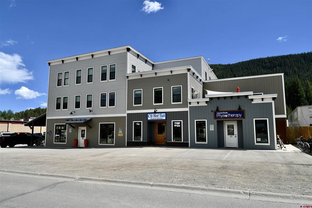 426 Belleview Avenue 100 & 101