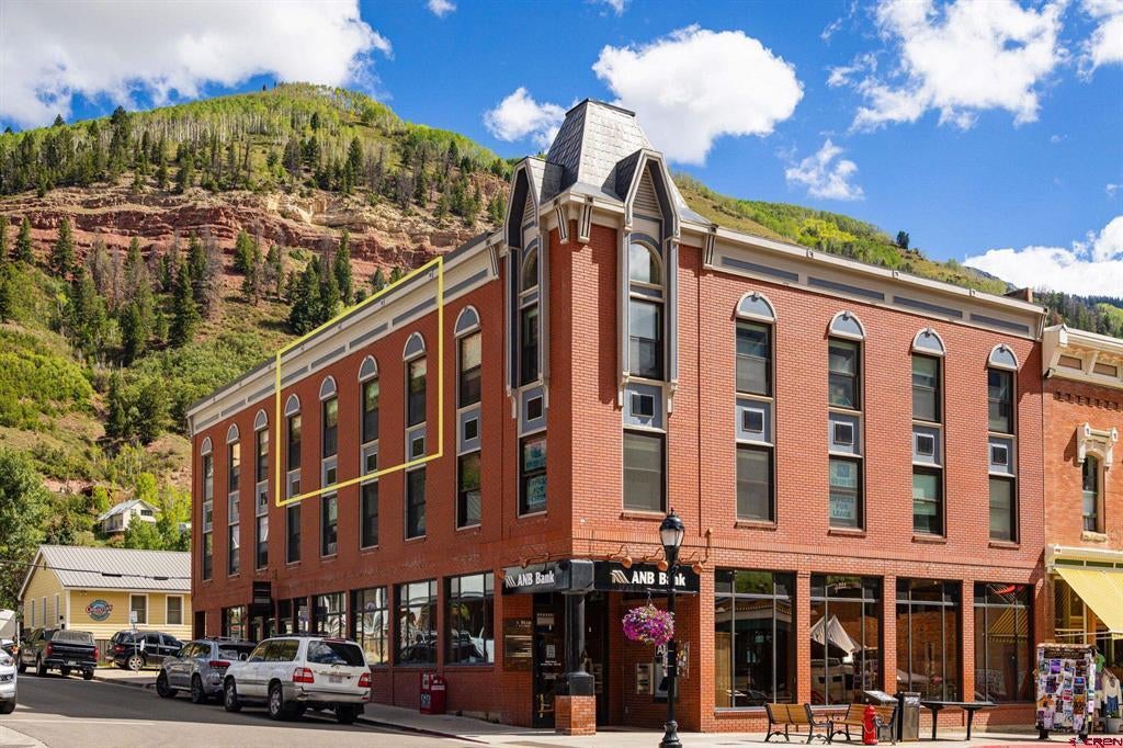 101 E Colorado Avenue 302