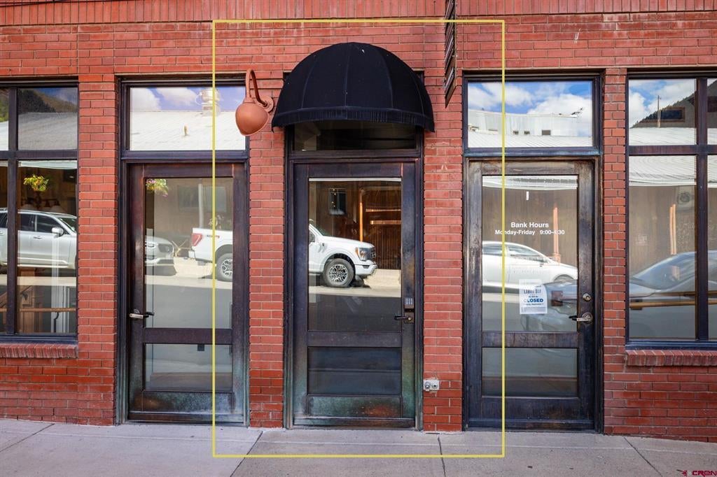 101 E Colorado Avenue 302