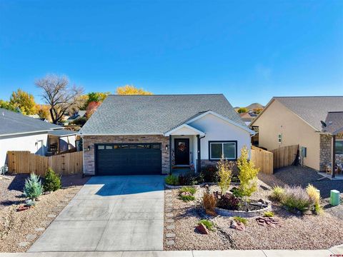 Photo of 1400 Weminuche Avenue, Montrose, CO 81401 (MLS # 829445) Photo of 1400 Weminuche Avenue, Montrose, CO 81401 (MLS # 829445)