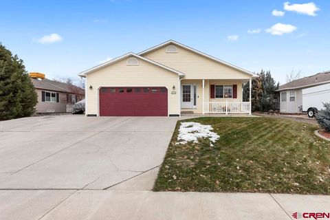 Photo of 1746 Ironton Street, Montrose, CO 81401 (MLS # 831618)