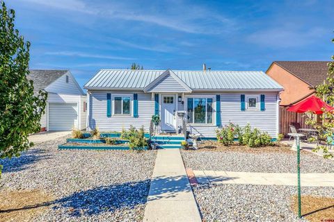 Photo of 1037 N 1st Street, Montrose, CO 81401 (MLS # 829454) Photo of 1037 N 1st Street, Montrose, CO 81401 (MLS # 829454)