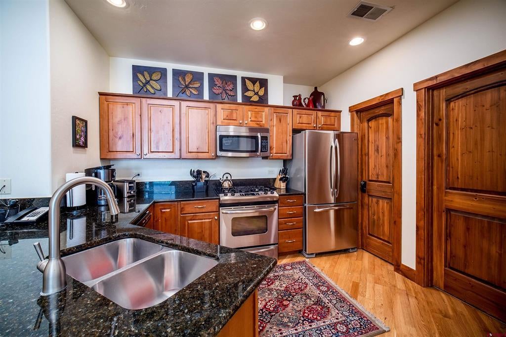 545 Skier Place #305