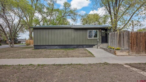 Photo of 801 S Cascade Avenue, Montrose, CO 81401 (MLS # 839267)