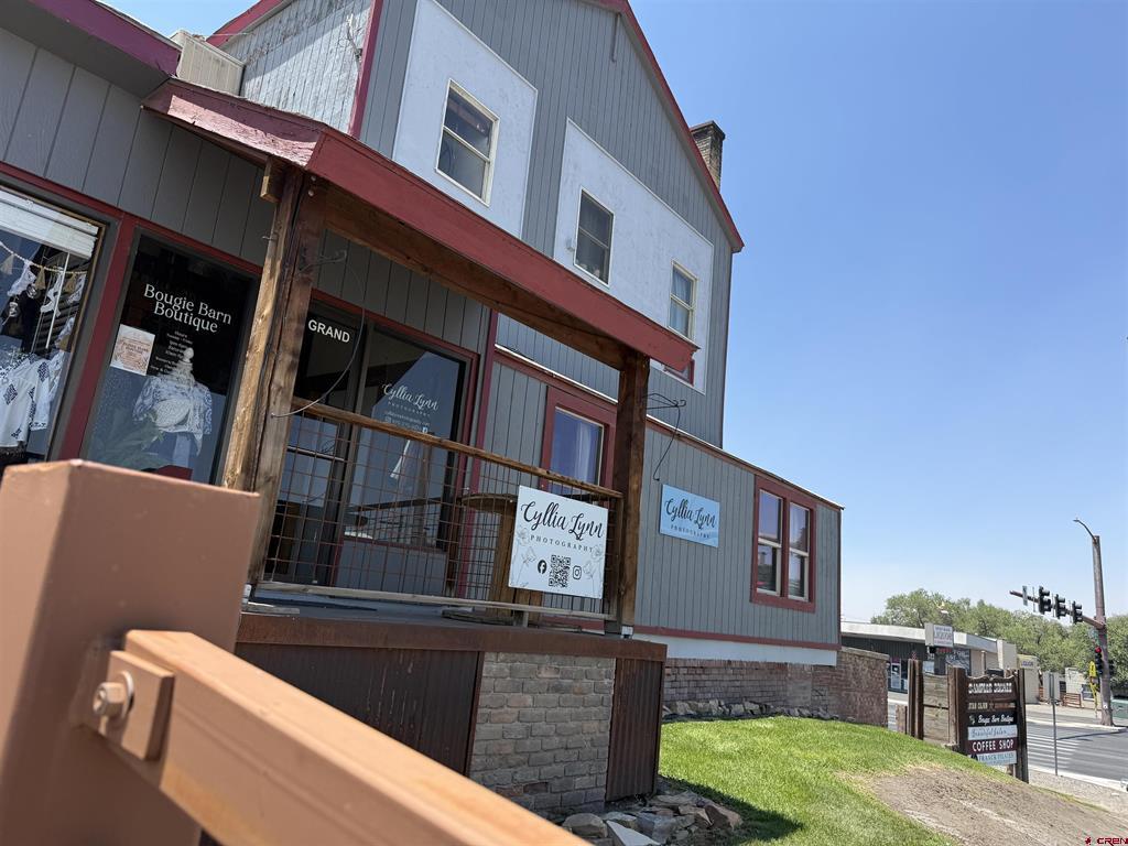 Photo 1 of 8 — 8 S Grande 8, Montrose, CO 81401