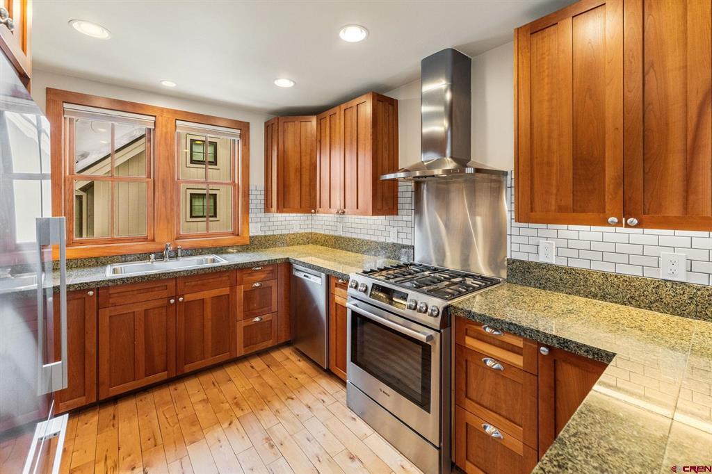 825 Whiterock Avenue