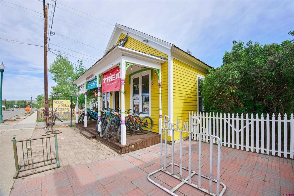 608 W Tomichi Avenue
