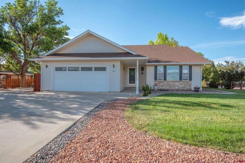 Photo of 1665 Sneffels Street, Montrose, CO 81401 (MLS # 837646)