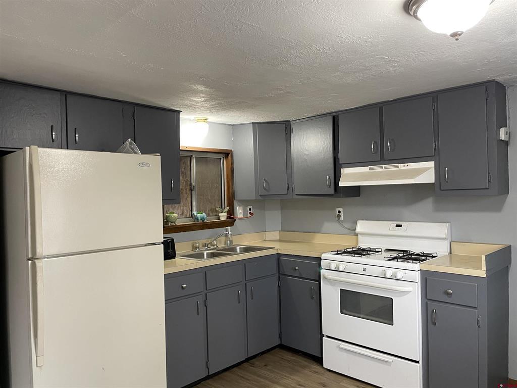 658 S 6th Street