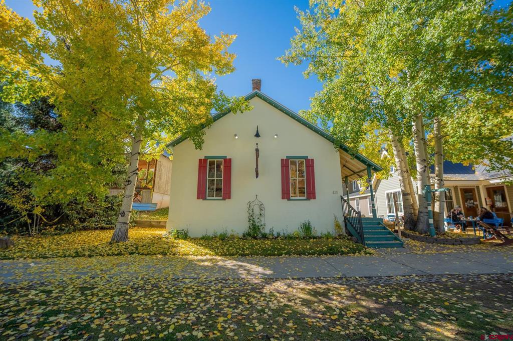 418 Elk Avenue
