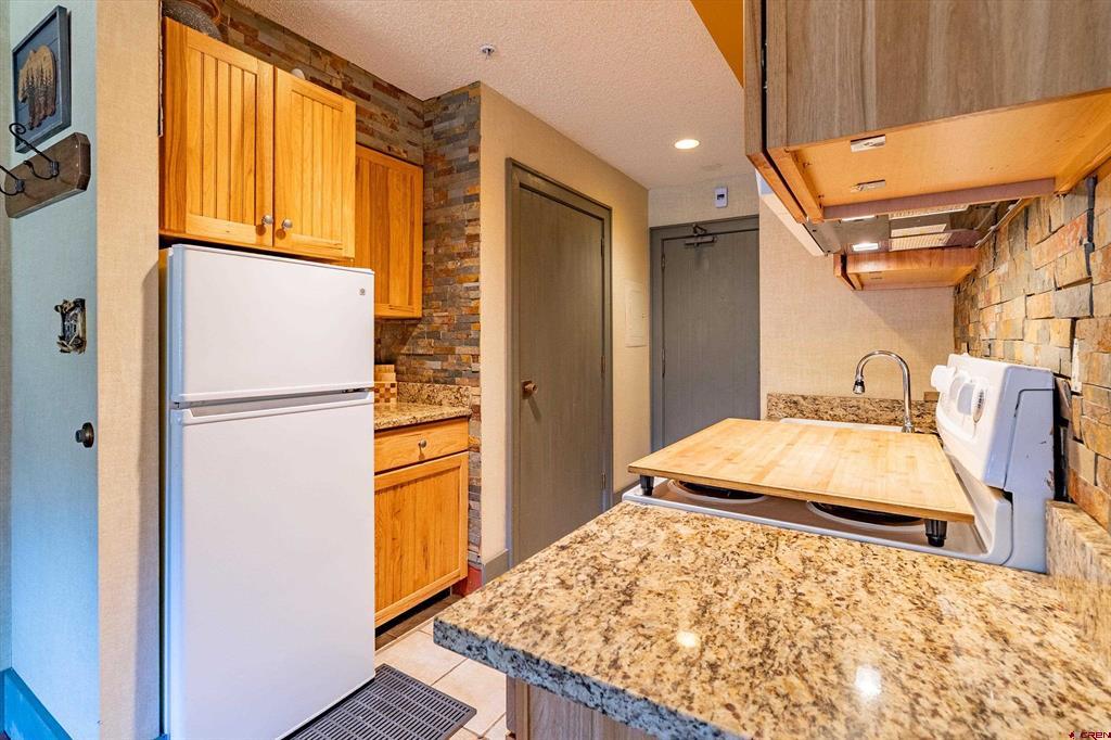 314 N Tamarron Dr 427