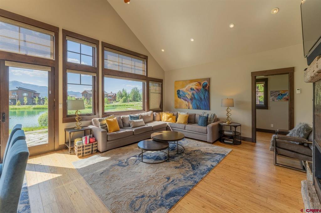 330 Larkspur Loop