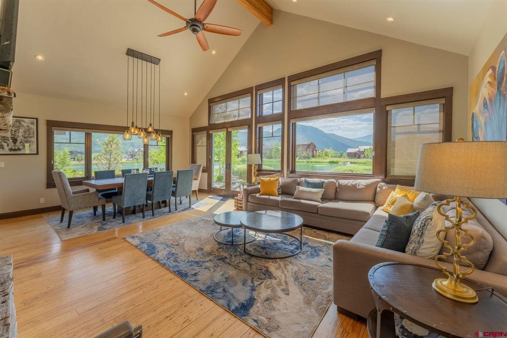 330 Larkspur Loop