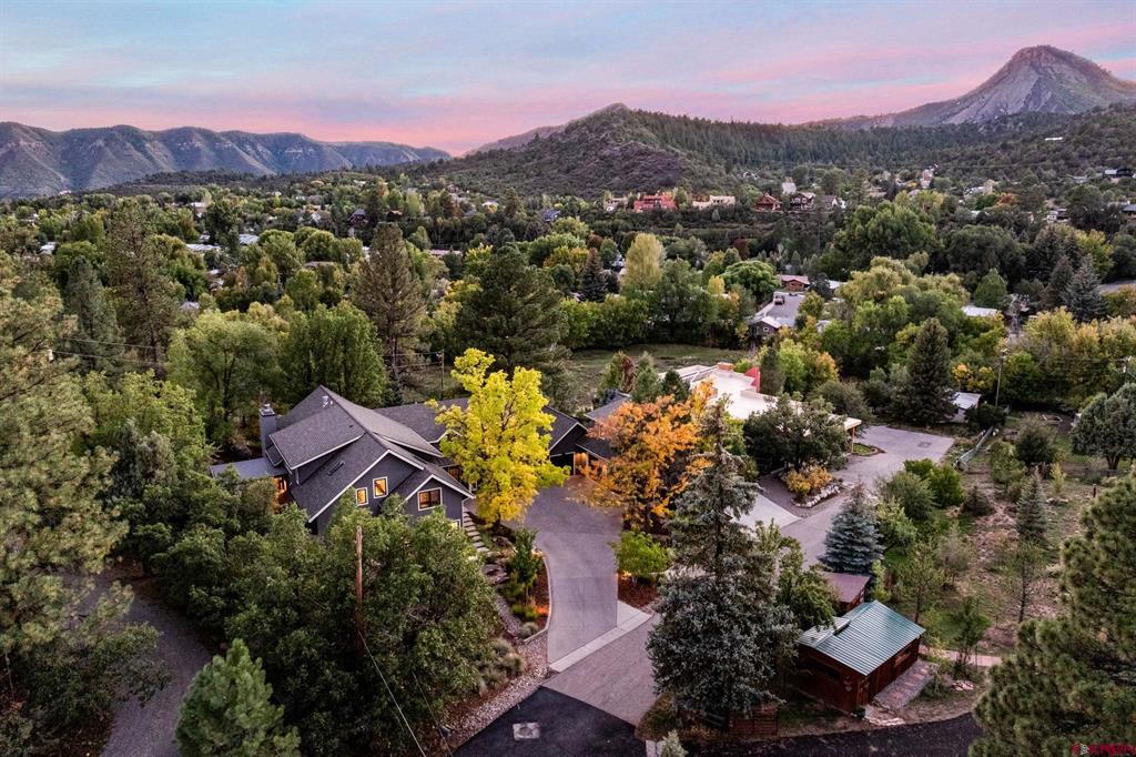 5 Pine Tree Way
