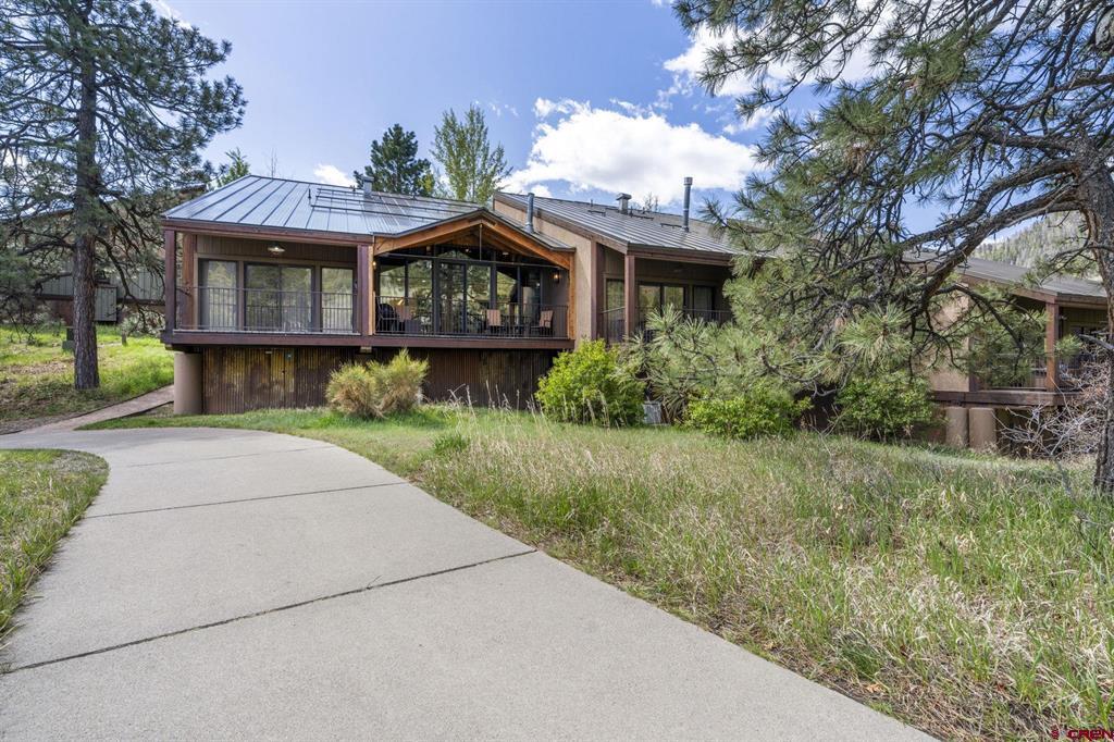 961 N TAMARRON Drive 596