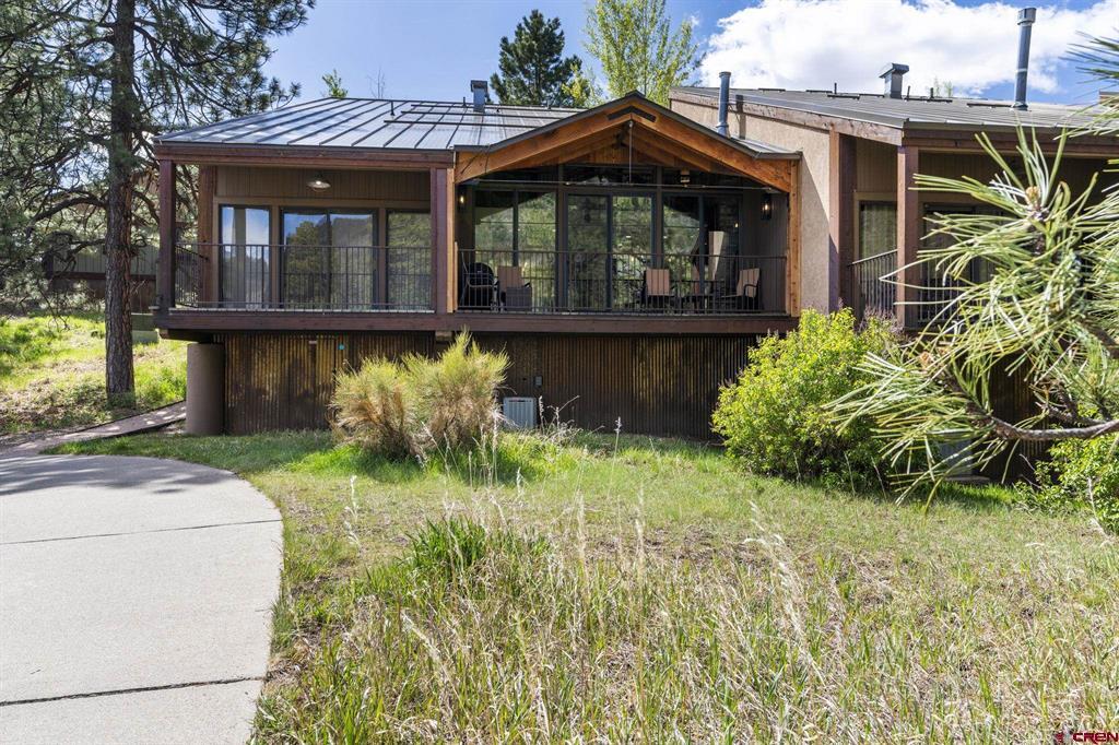 961 N TAMARRON Drive 596