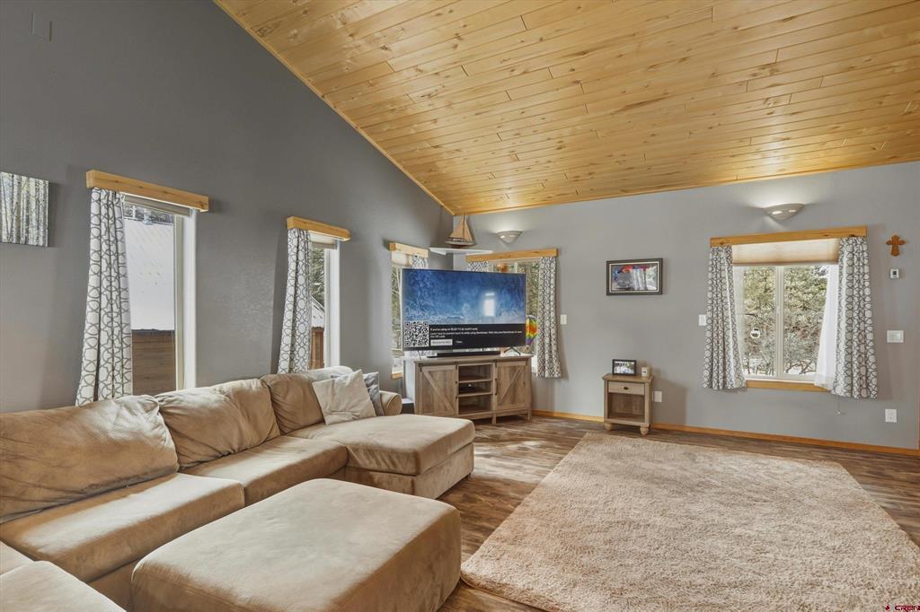 803 Twin Creek Circle