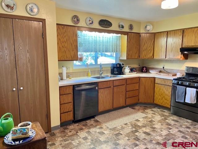 Montrose, Colorado 81401, United States, 2 Bedrooms Bedrooms, ,2 BathroomsBathrooms,Residential,Contingent,57556