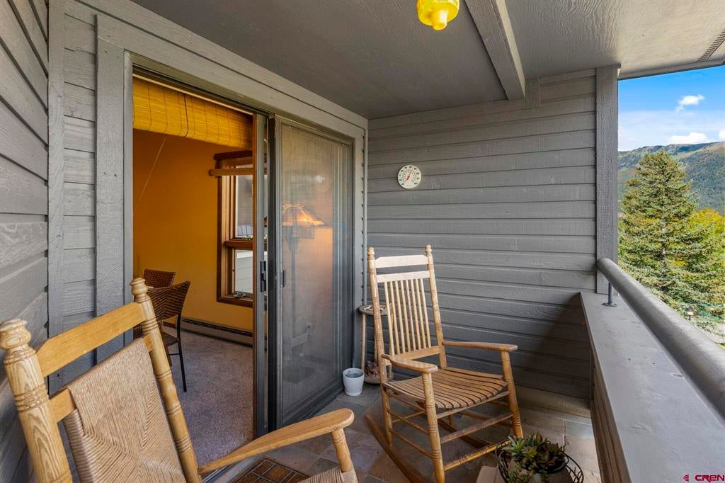 34511 N Highway 550 206