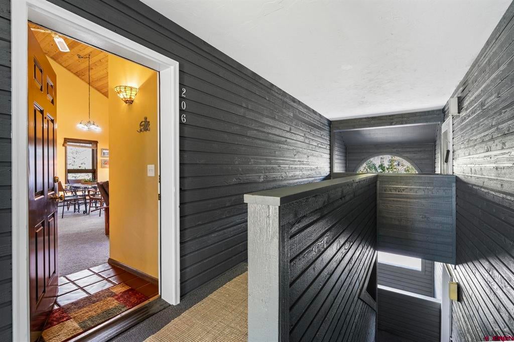 34511 N Highway 550 206
