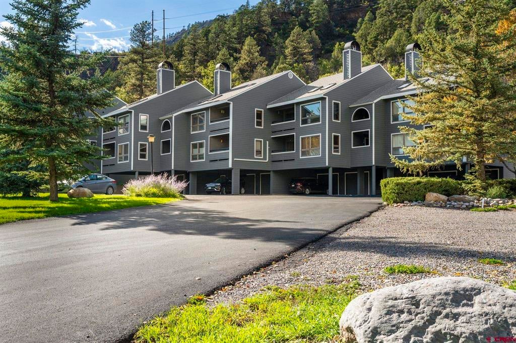 34511 N Highway 550 206