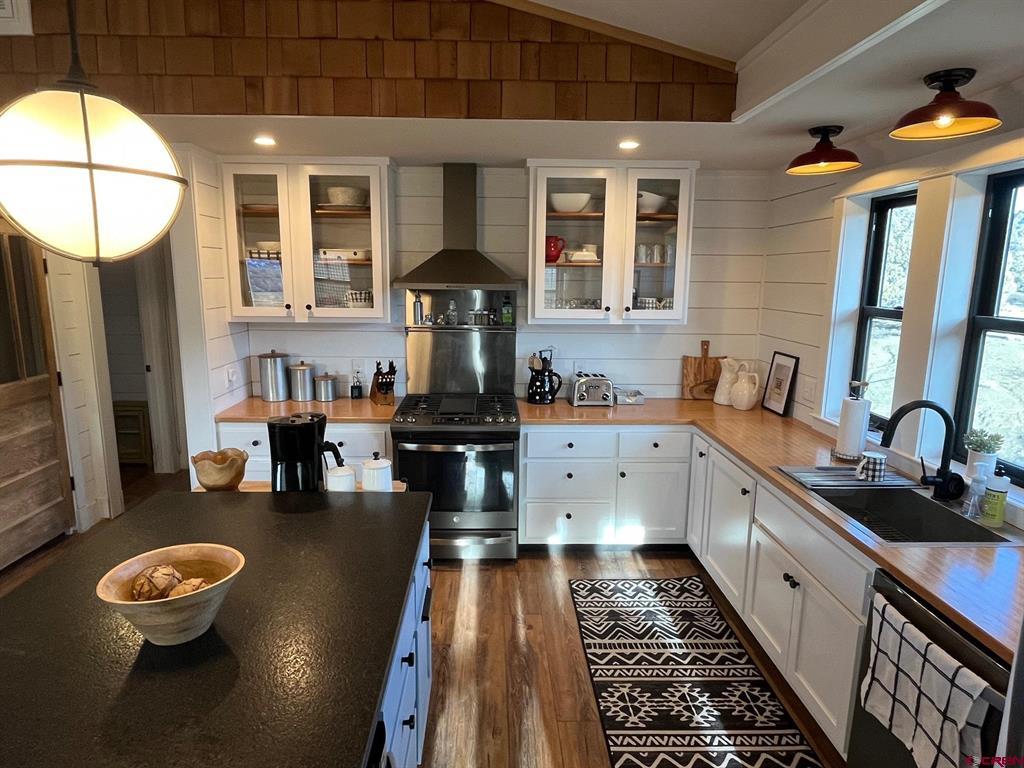 2185 S Rockcliff Circle