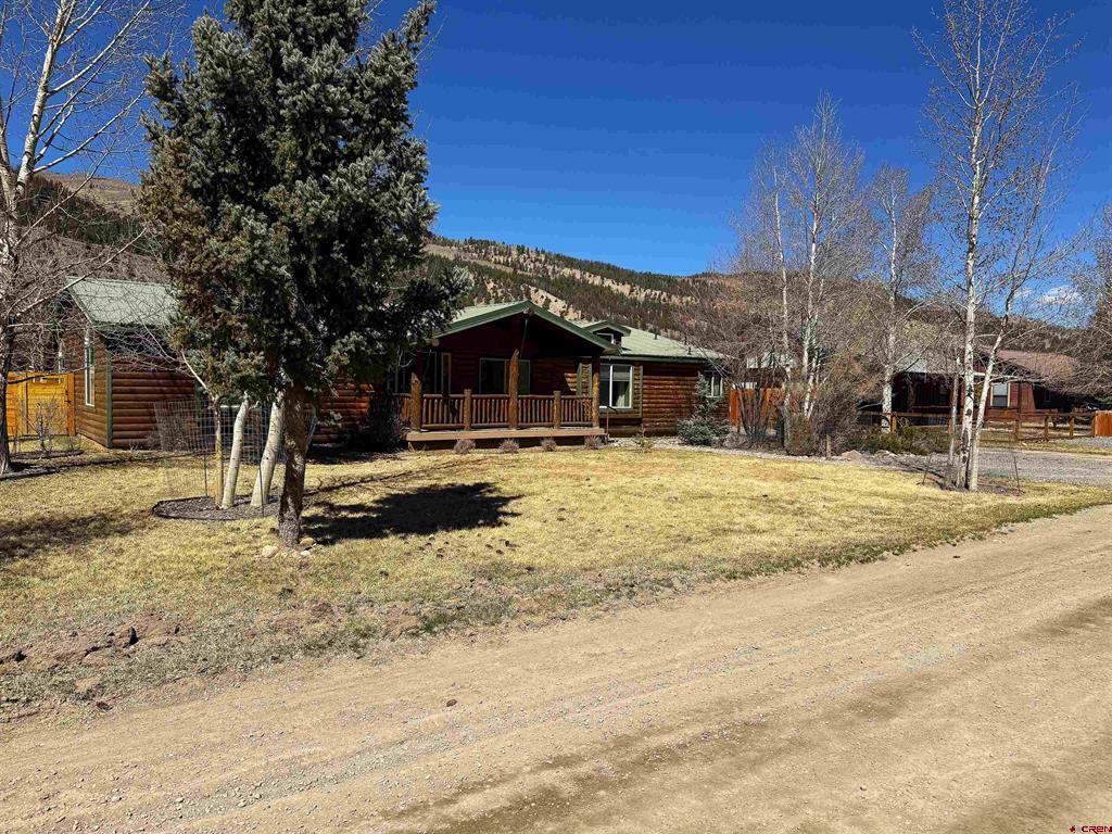 615 Hotchkiss Street