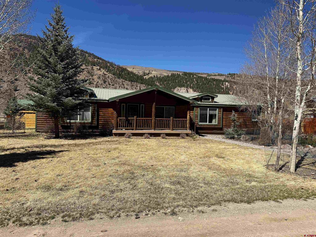 615 Hotchkiss Street