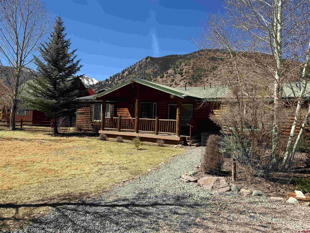 615 Hotchkiss Street