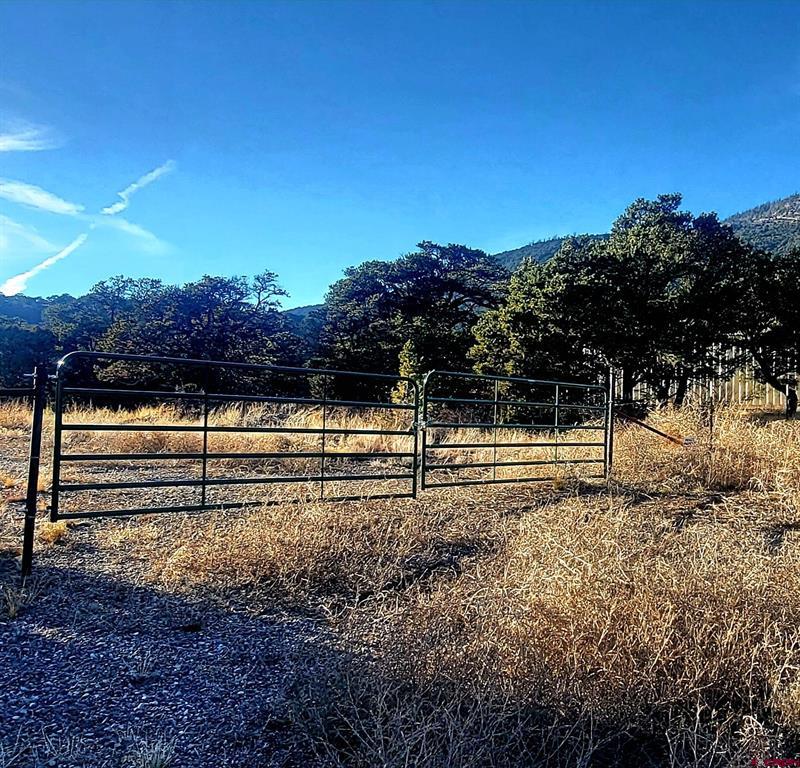 1094 & 1343 Valley View Road
