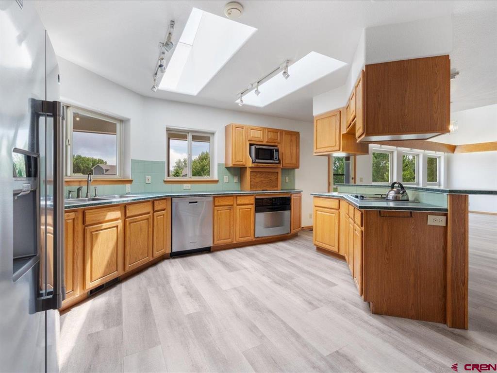 Montrose, Colorado 81403, United States, 4 Bedrooms Bedrooms, ,3 BathroomsBathrooms,Residential,Active,142370