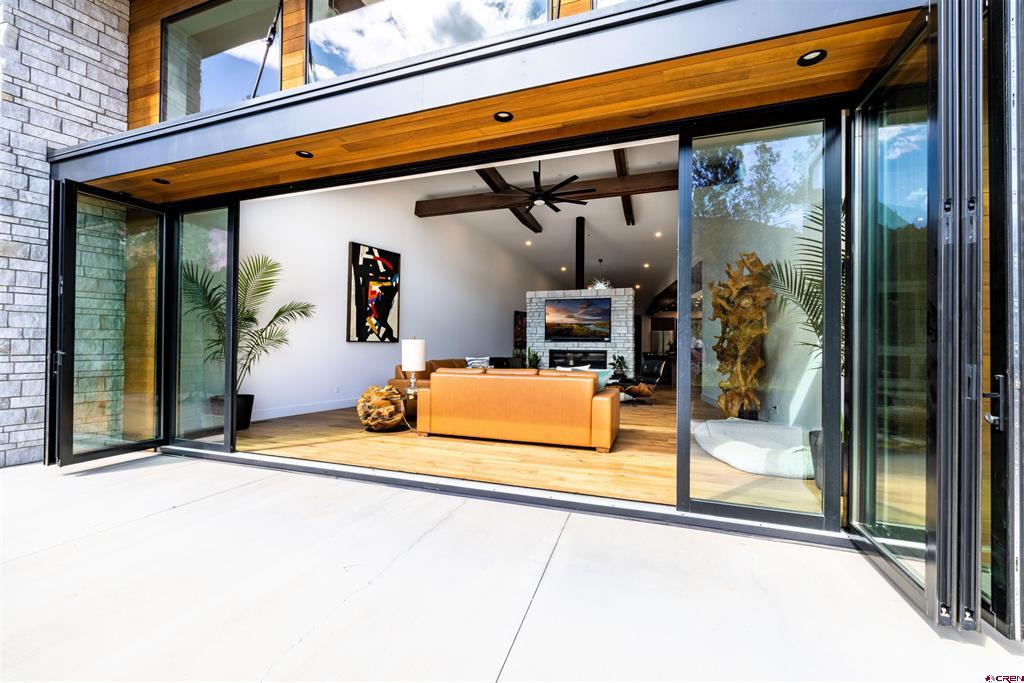 1023 Twin Buttes Avenue