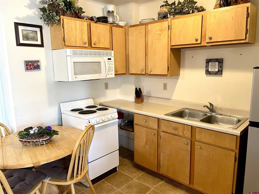 1314 W Tomichi Avenue 3