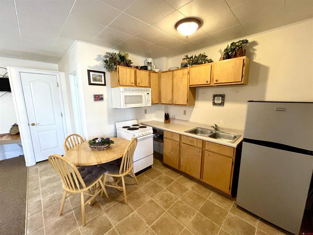 1314 W Tomichi Avenue 3