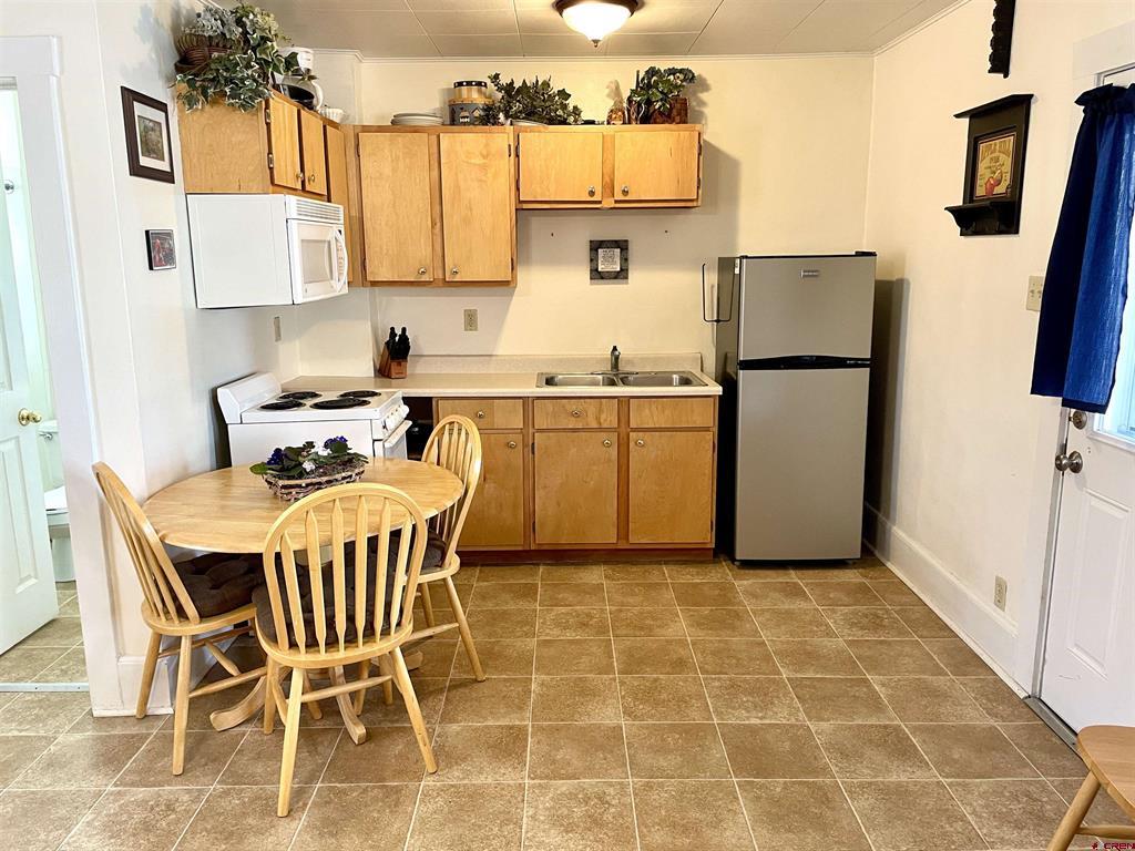 1314 W Tomichi Avenue 3